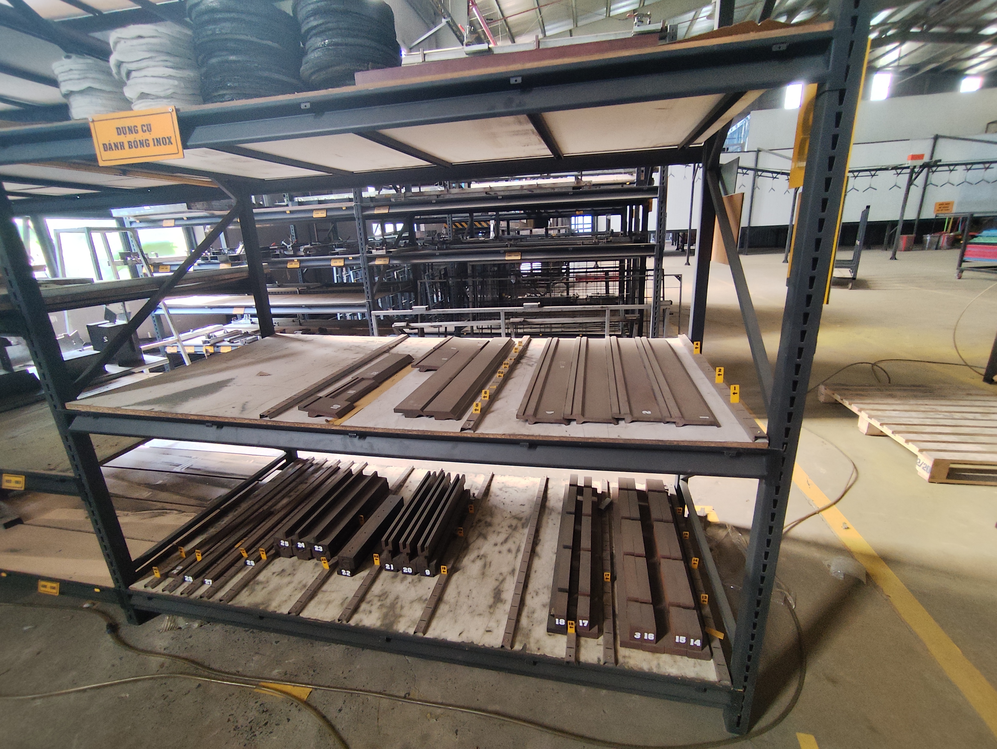 Tool rack 1.jpg